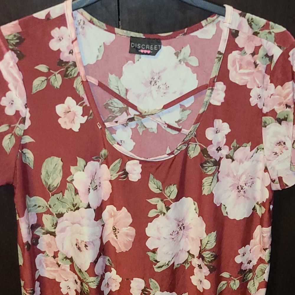 Floral pattern plus size top